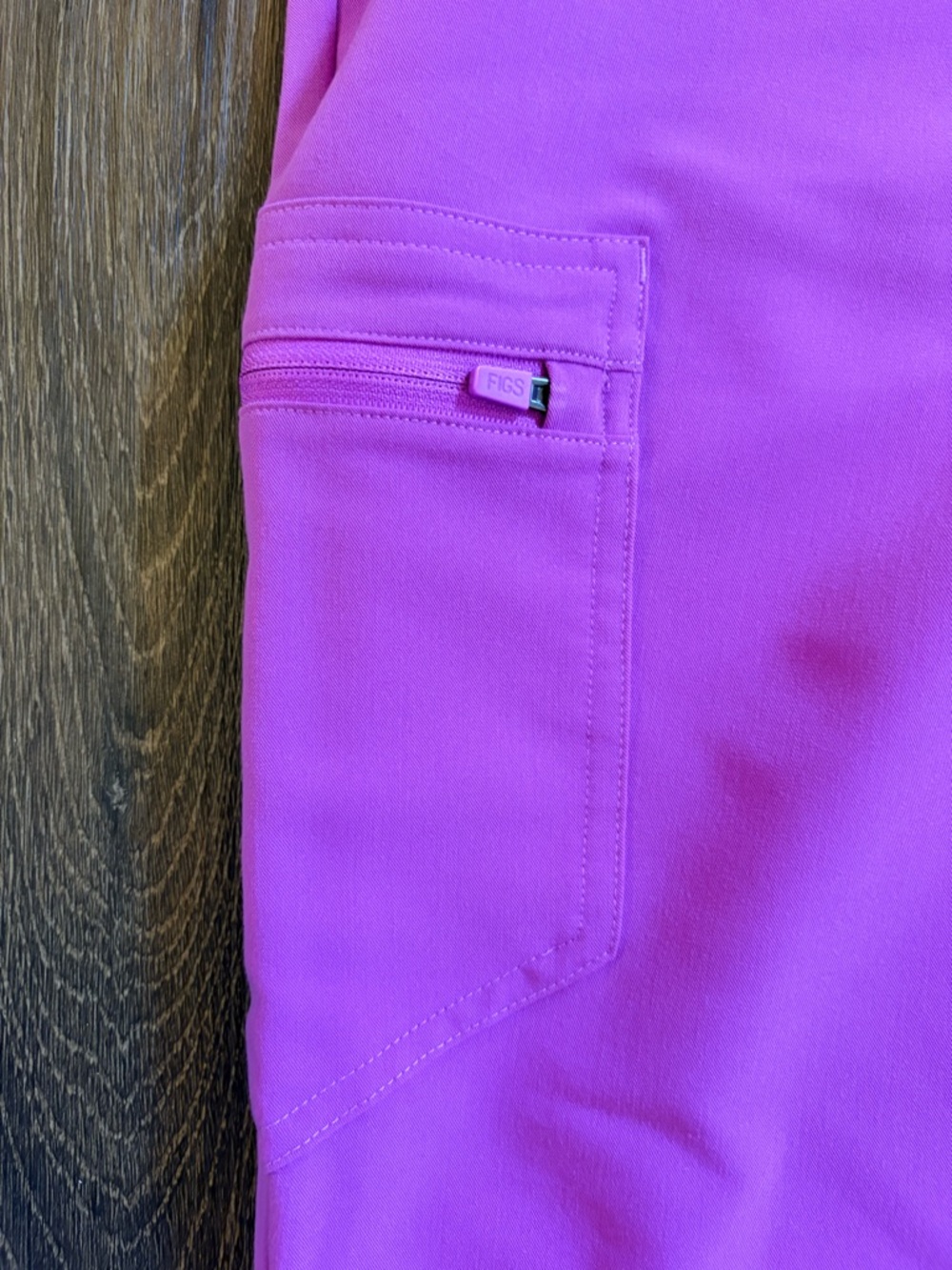 FIGS Ultraberry High Waisted Zamora Jogger Scrub Pants Medium NWOT Limited Color - Picture 11 of 14